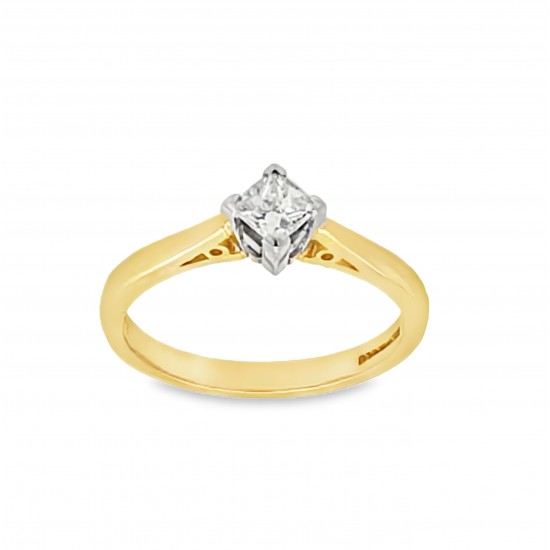 Pre Owned 18ct Princess Cut Diamond Solitaire Ring ZB724